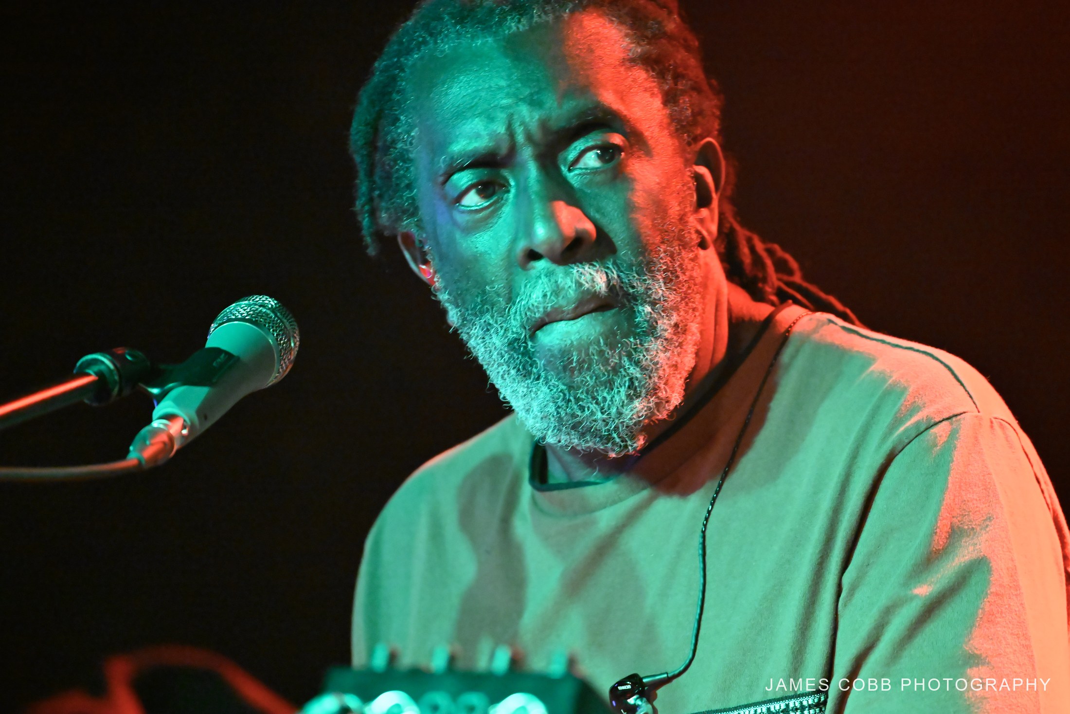 Sidney Mills live in concert