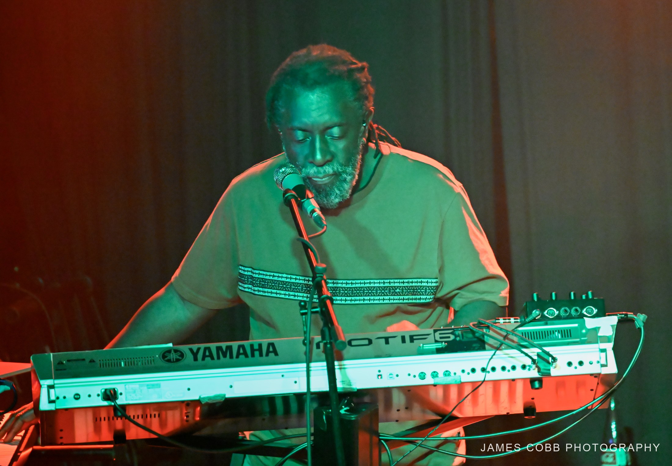 Sidney Mills live in concert